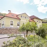 Weingut Rixinger منزل للإقامة *